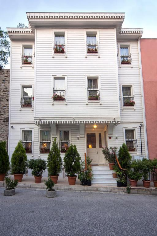 Dilhayat Kalfa Hotel exterior in historic Sultanahmet